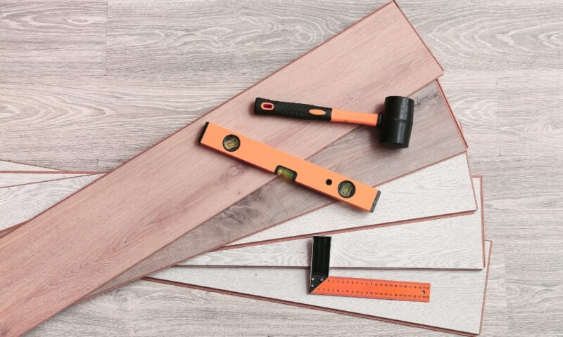 Odgovarajući alat za laminat bira se prema vrsti poda i obimu posla